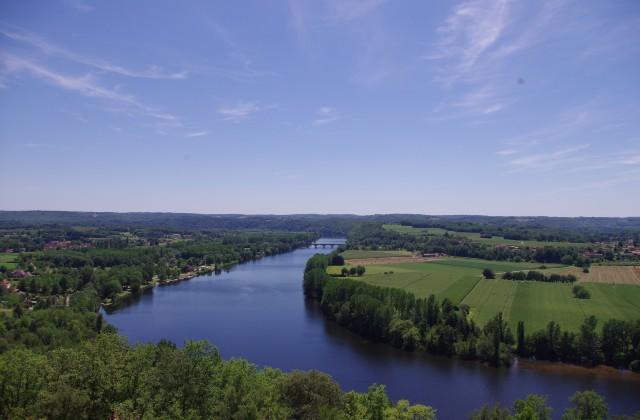 affluent Dordogne
